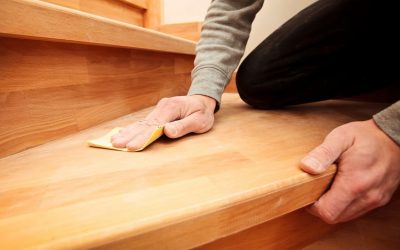 Les étapes à suivre pour poncer un escalier en bois